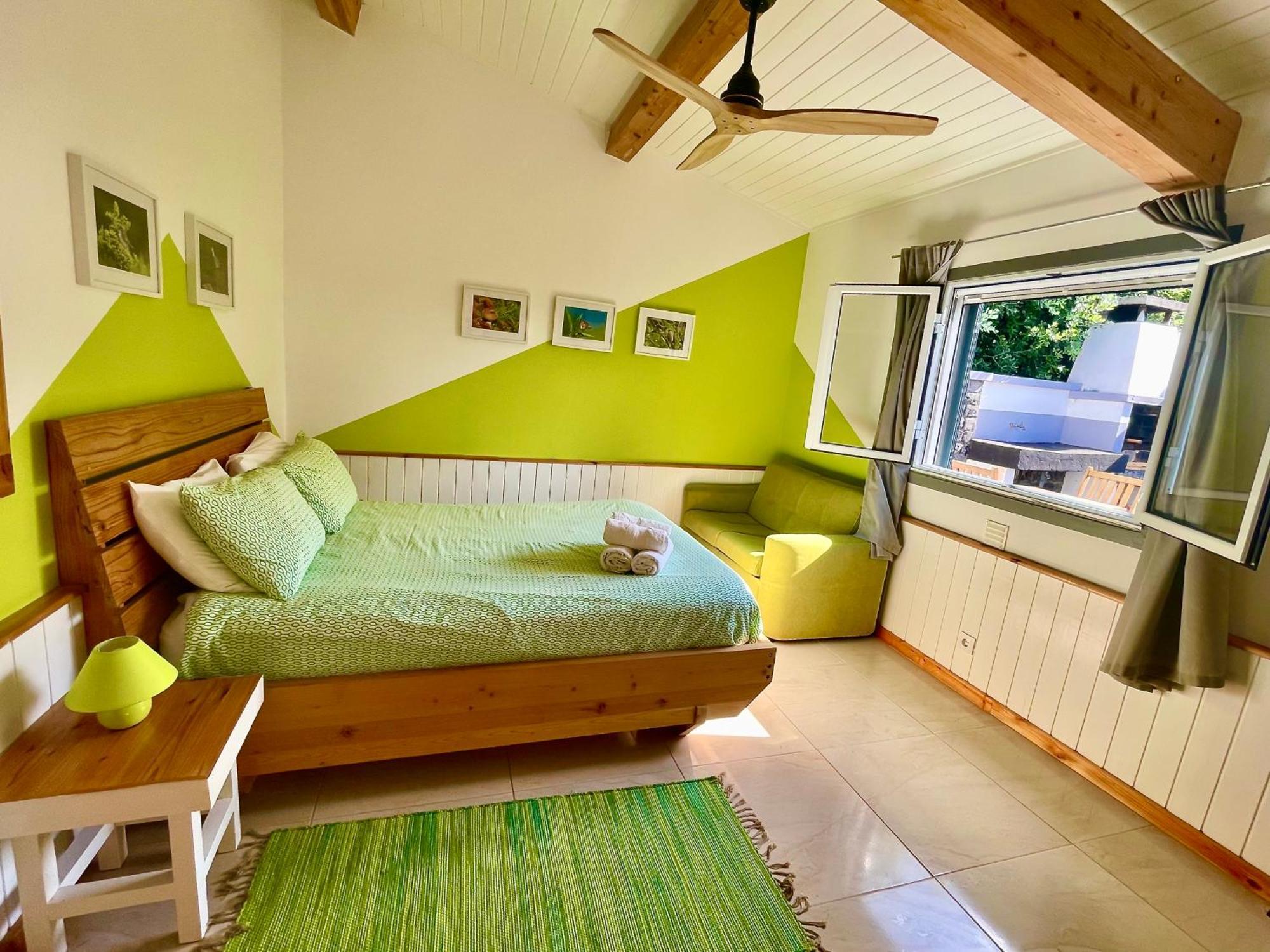 Sea Roots Garden Zone Chalet *